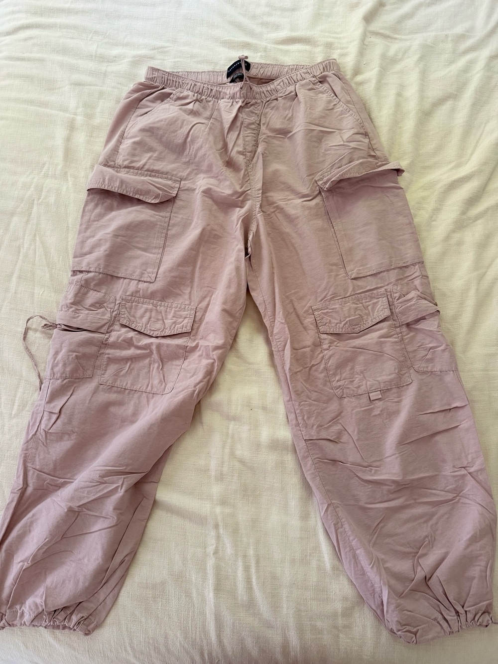 Cargo Pants in Light Mauve - Casual Utility Style
